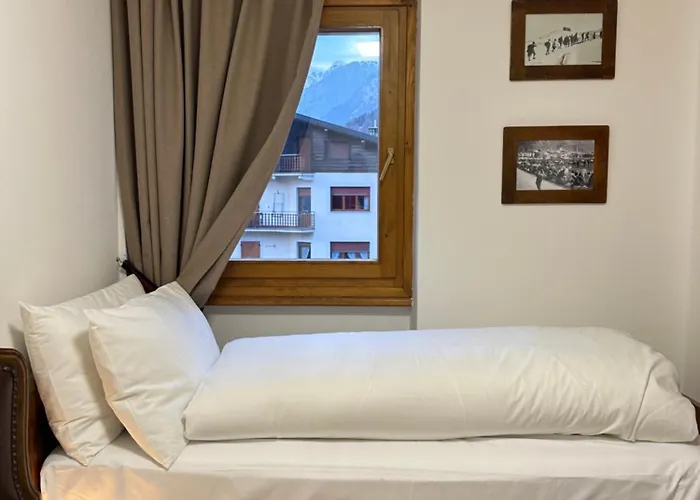 House 2 Via Funivie 65, Pista Stelvio