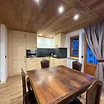 House 2 Via Funivie 65, Pista Stelvio